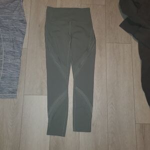 Lululemon Boot Camp Ready Tight 25" Size 4